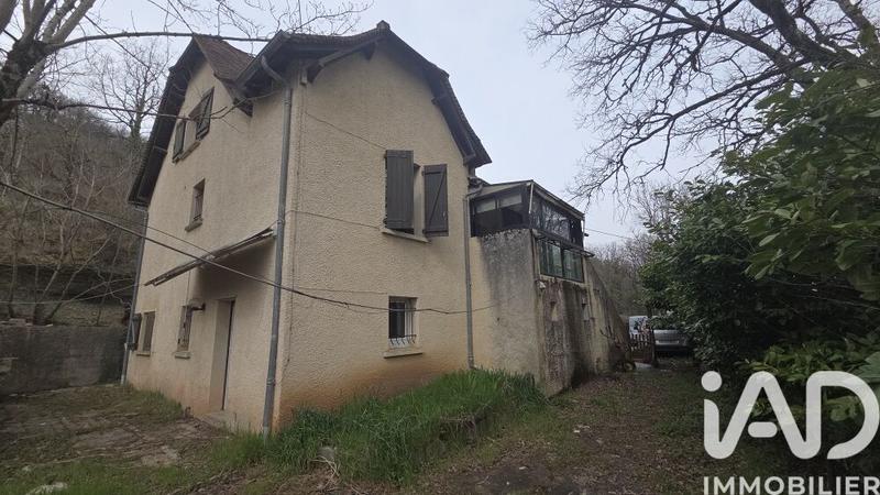 Maison - 211 m² - 11 pièces