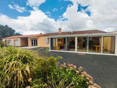 Maison - 94 m² - 5 pièces