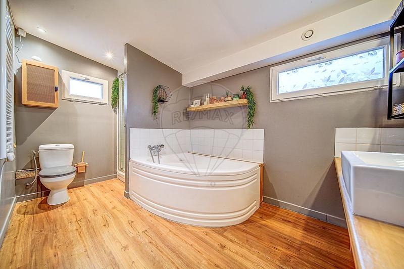 Maison - 110 m² - 4 pièces