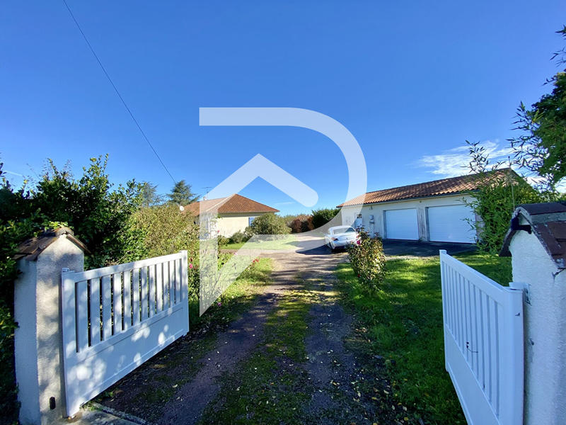 Maison - 205 m² - 7 pièces