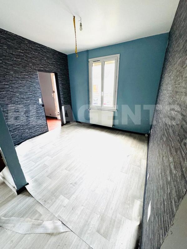 Maison - 90 m² - 5 pièces