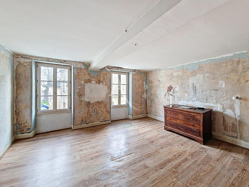 Maison - 222 m² - 6 pièces