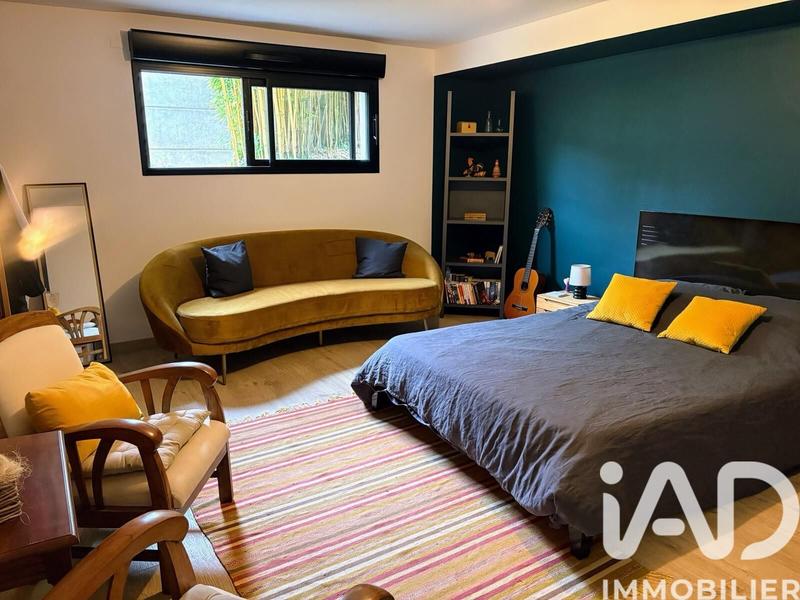 Maison - 185 m² - 8 pièces