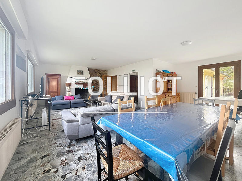 Maison - 205 m² - 10 pièces