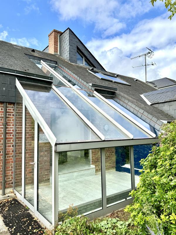 Maison traditionnelle - 361 m² - 8 pièces