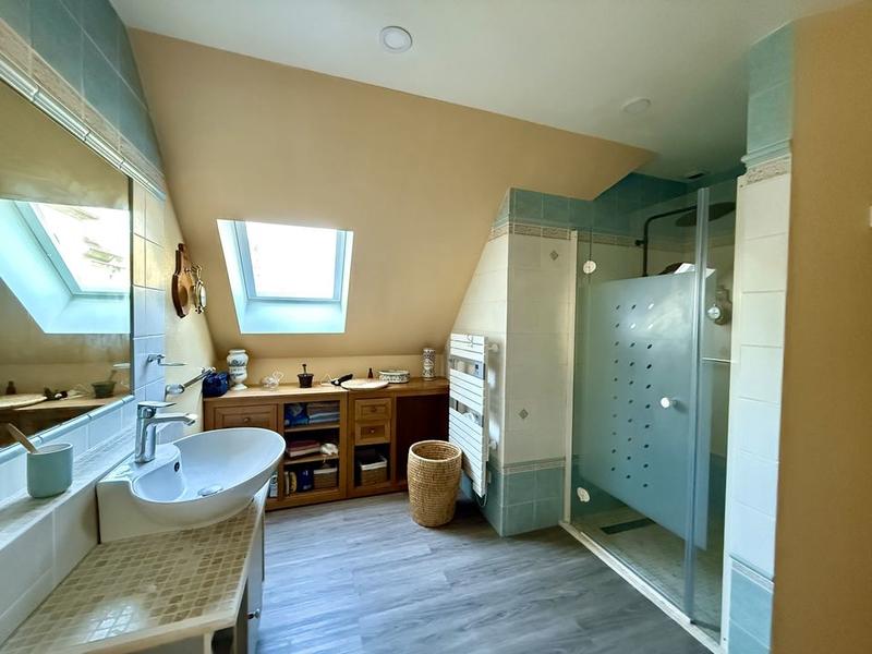 Propriété - 318 m² - 7 pièces