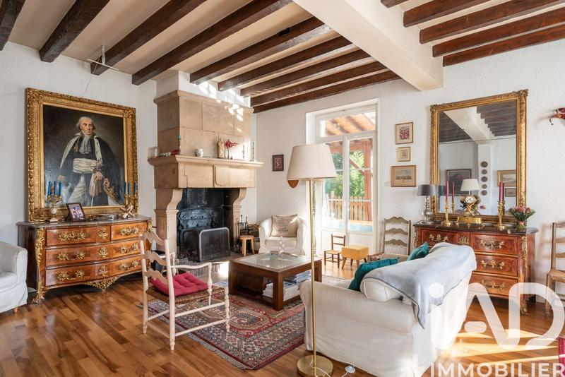 Maison - 275 m² - 8 pièces