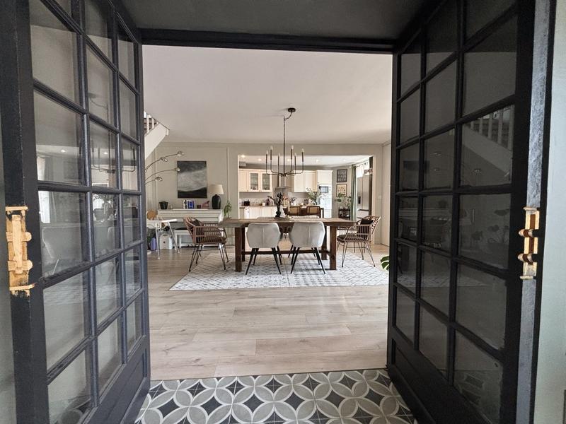 Maison - 180 m² - 5 pièces