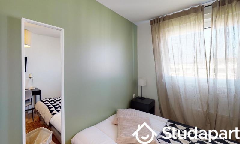 Chambre - 10 m² - 1 pièce