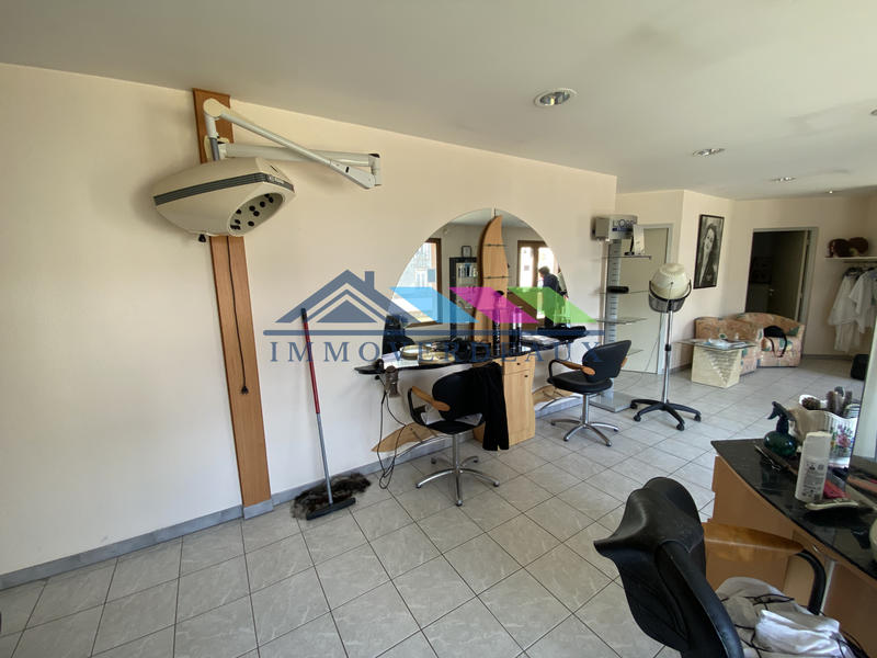 Local commercial - 100 m² - 3 pièces