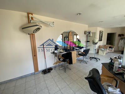 Local commercial - 100 m² - 3 pièces
