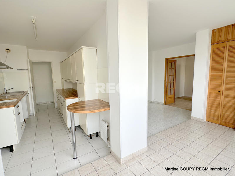 Appartement - 90 m² - 5 pièces