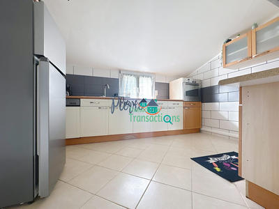 Maison traditionnelle - 171 m² - 7 pièces