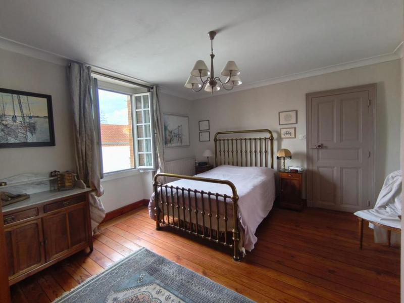 Maison - 206 m² - 7 pièces