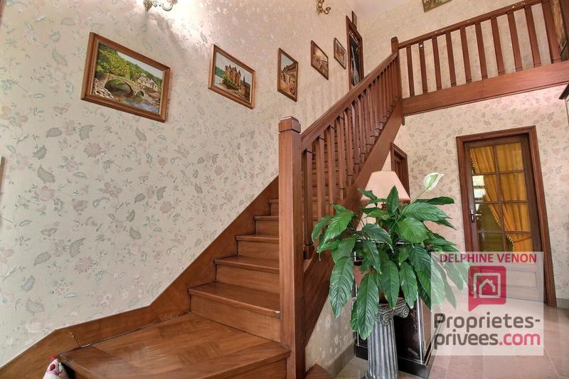 Maison - 215 m² - 7 pièces