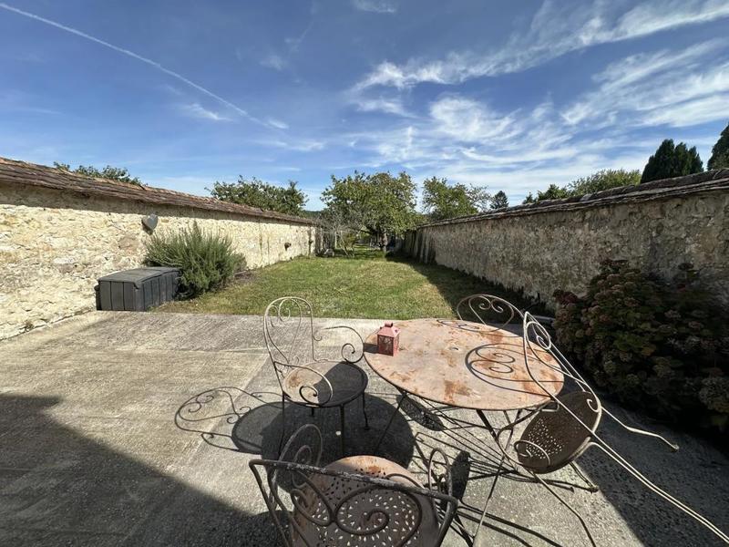 Pavillon - 147 m² - 7 pièces