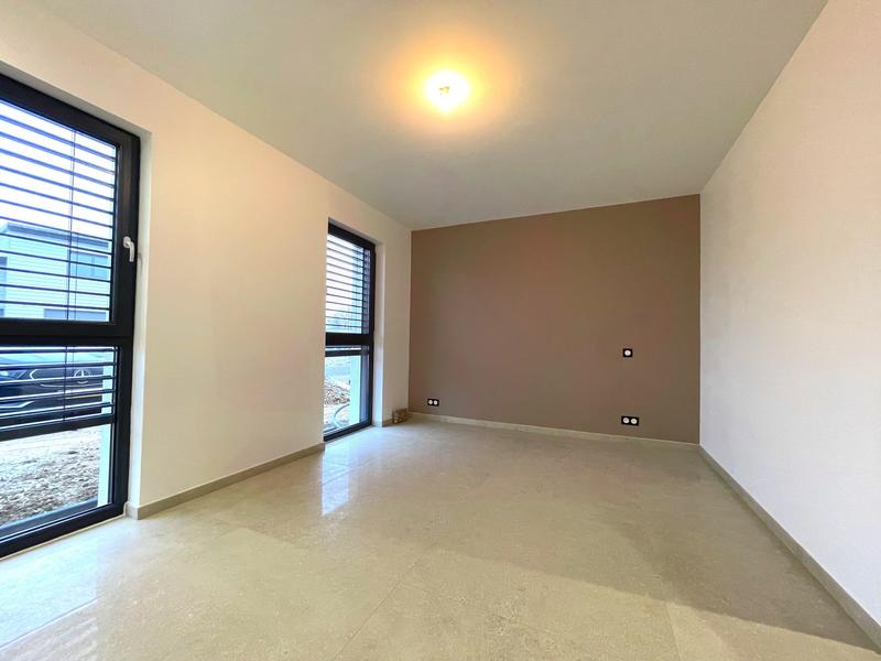 Maison - 246 m² - 7 pièces