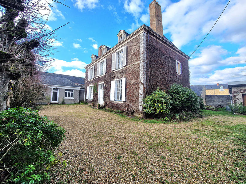 Maison - 307 m² - 10 pièces