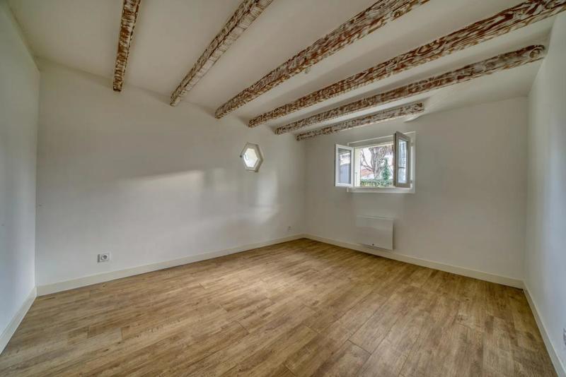 Château - 100 m² - 4 pièces