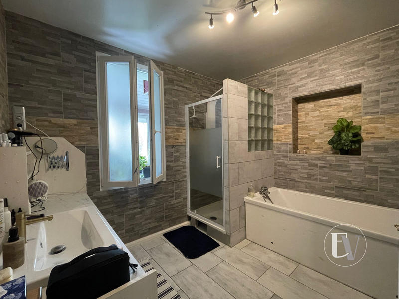 Maison ancienne - 140 m² - 3 pièces