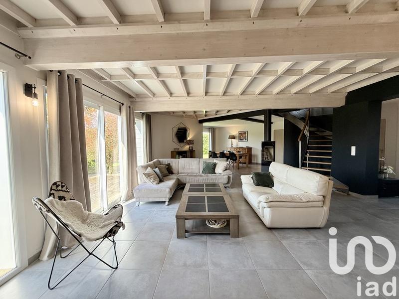 Maison - 250 m² - 10 pièces