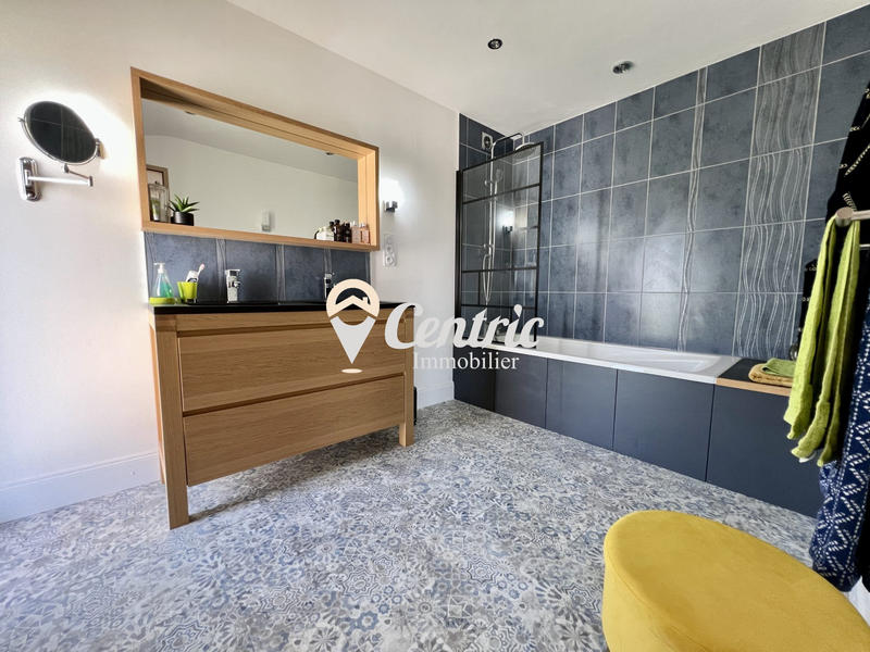 Maison ancienne - 409 m² - 11 pièces