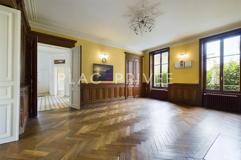 Appartement - 162 m² - 6 pièces