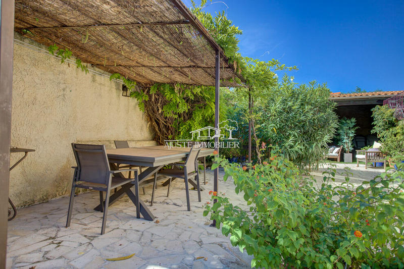 Maison - 186 m² - 8 pièces