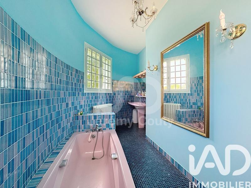 Maison - 332 m² - 12 pièces