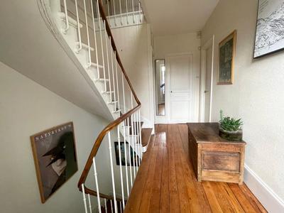 Propriété - 230 m² - 8 pièces