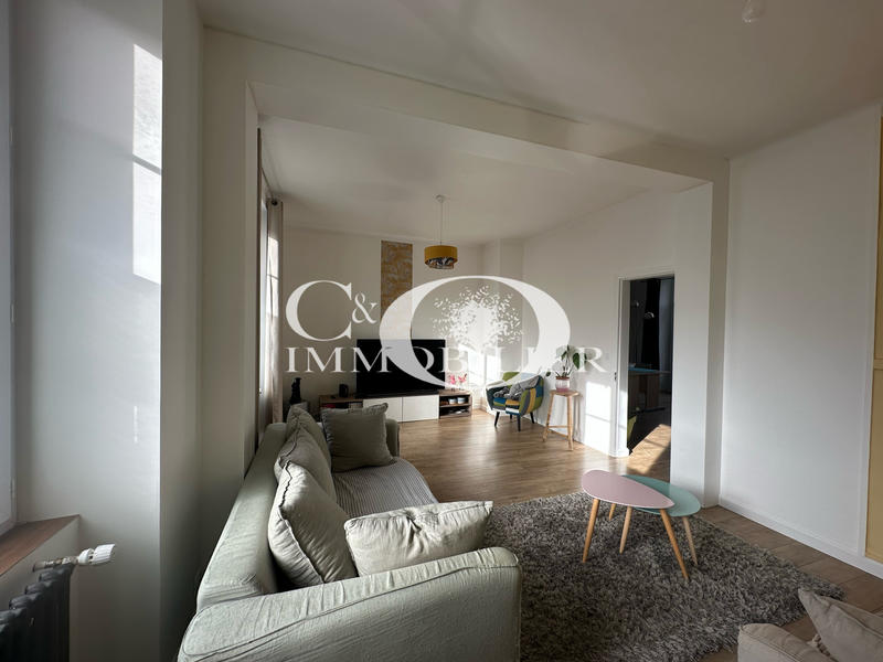 Maison - 236 m² - 10 pièces