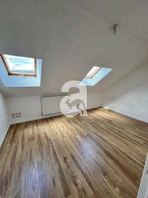 Appartement - 99 m² - 5 pièces