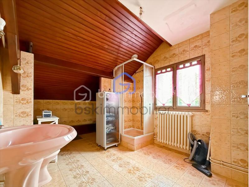 Pavillon - 185 m² - 8 pièces