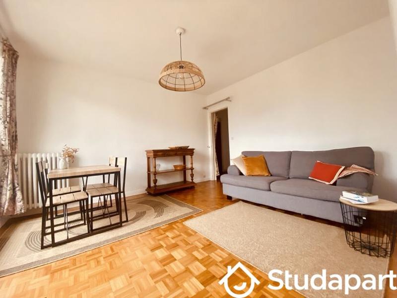 Chambre - 12 m² - 1 pièce