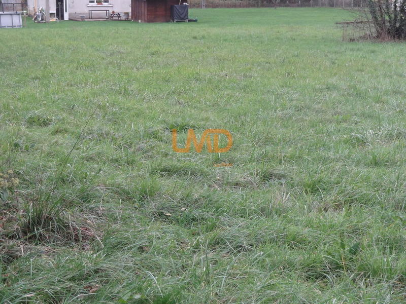 Terrain constructible - 1 827 m²