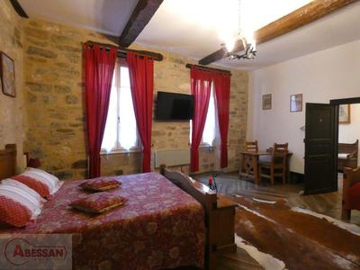 Maison - 560 m² - 13 pièces