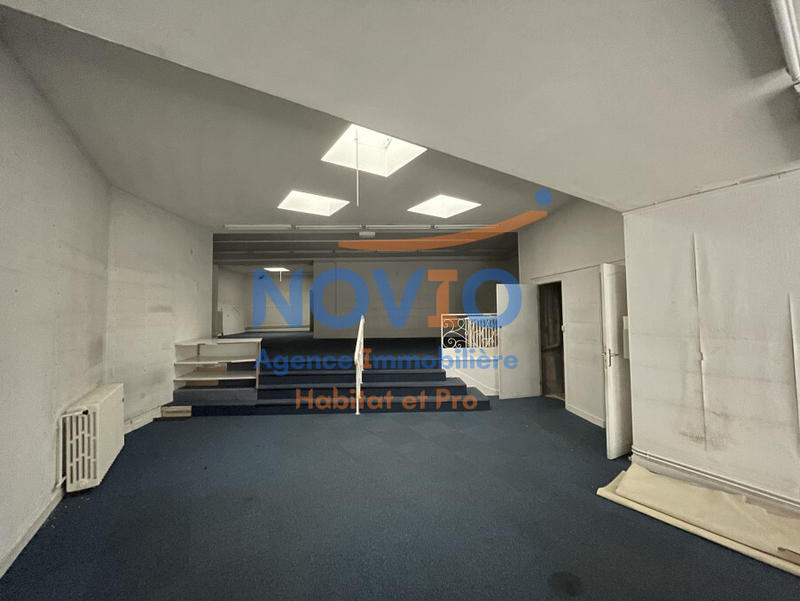 Bureau - 150 m² - 1 pièce