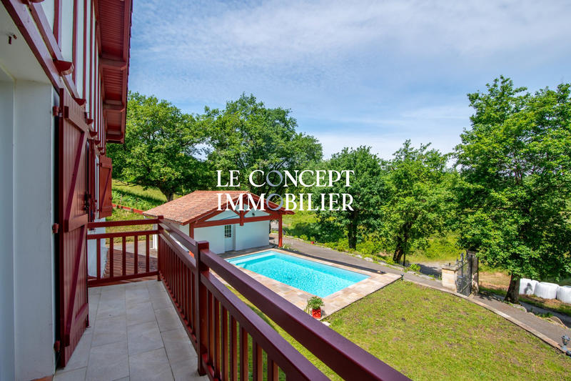 Maison - 190 m² - 6 pièces