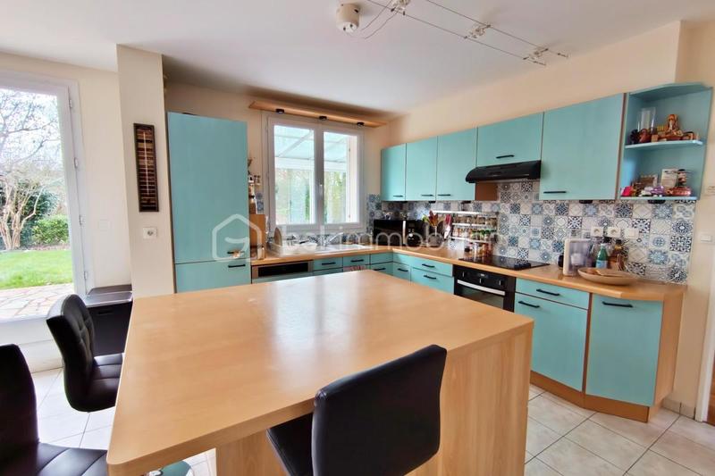 Maison - 210 m² - 8 pièces