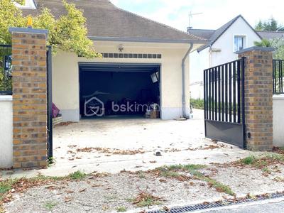 Propriété - 330 m² - 9 pièces