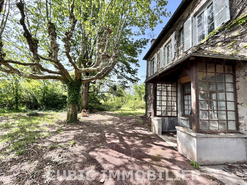 Propriété - 250 m² - 10 pièces