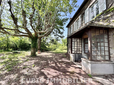 Propriété - 250 m² - 10 pièces