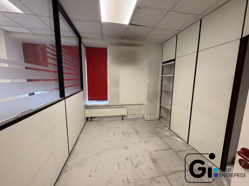 Local commercial - 110 m² - 4 pièces