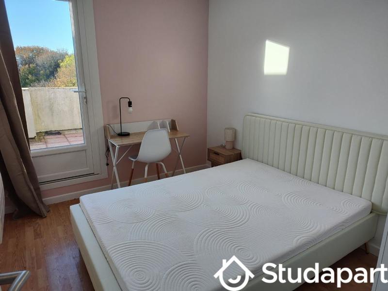 Chambre - 13 m² - 1 pièce