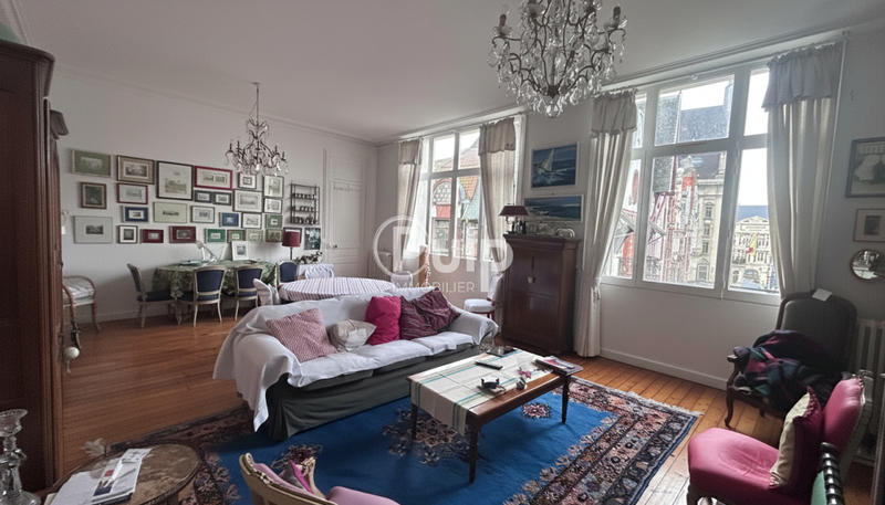 Immeuble - 275 m² - 16 pièces