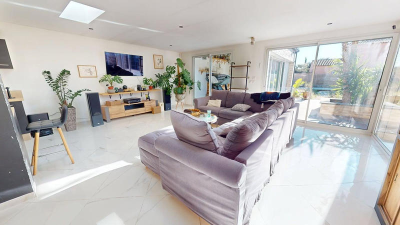 Maison - 214 m² - 8 pièces