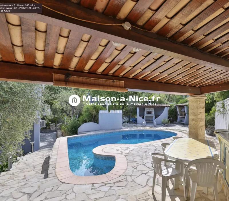 Maison - 320 m² - 6 pièces