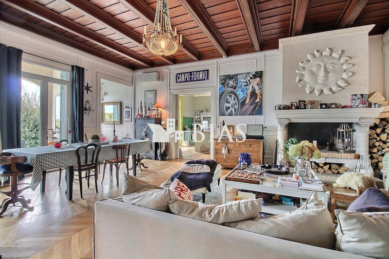 Maison - 206 m² - 10 pièces