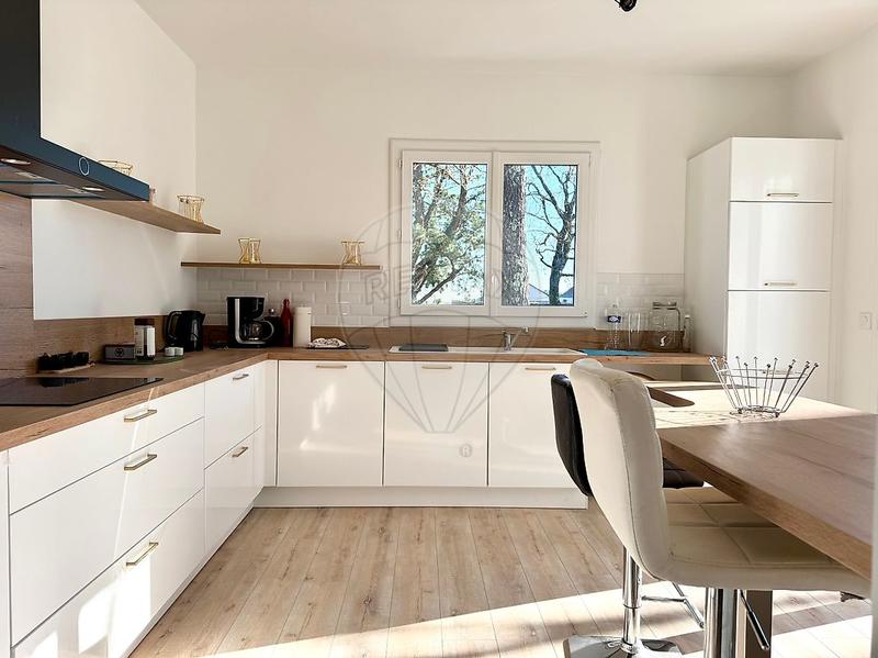 Maison - 174 m² - 5 pièces