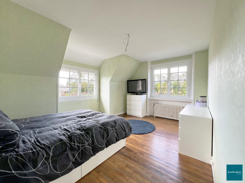 Maison - 185 m² - 7 pièces